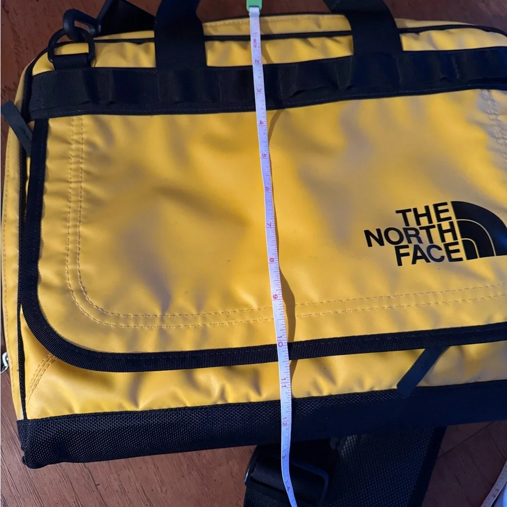 The North face Yellow Messenger / Laptop Multi Compartment Bag